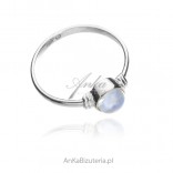 Silver ring with a moonstone