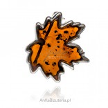 Silver brooch with amber. MAPLE LEAF with cognac amber
