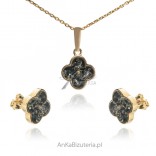 Gold-plated silver jewelry set with green amber