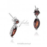 Silver earrings with natural garnet