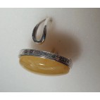 Duży pierścionek srebrny okrągły  regulowany z żółtym bursztynem UNIKAT