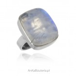 Silver ring with moonstone - A beautiful stone from Sri Lanka