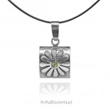 Oxidized silver FLOWER pendant with green zircon