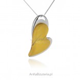Beautiful silver pendant HEART with yellow UNIKAT amber
