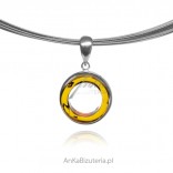 Silver pendant with CIRCLE amber