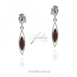 Subtle silver earrings with amber hanging