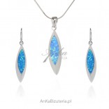 Silver set with blue LUCY opal