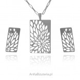 A set of openwork silver jewelry