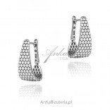 Comfortable silver earrings with patterns