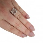 Srebrny pierścionek z wyjątkowym prehinitem