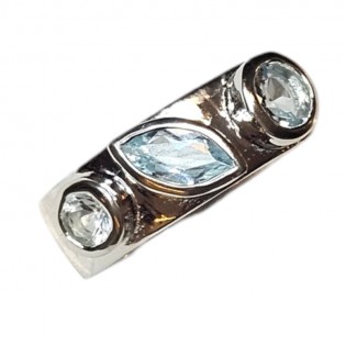 Pierścionek srebrny z naturalnym blue topazem