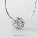 Silver pendant with cubic zirconia barrel