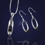 Cheap silver set. Earrings, pendant with onyx.