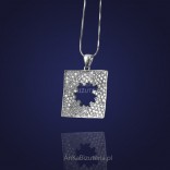 Classical Jewelry: A lovely pendant-shimmering leaf in a square.