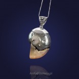 Silver jewelry. Silver necklace with a clear shell.