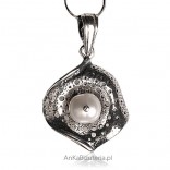 Catherine - silver oxidized with pearl