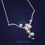 Silver necklace: necklace with cubic zirconia and pearls