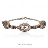 Victorian Collection - silver bracelet with precious stones.