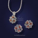 Silver set with marcasites and carnelian. Clovers