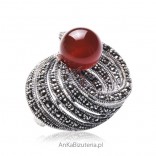 Pendant Silver brooch with marcasites and carnelian