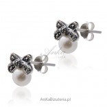 Subtle silver earrings with pearls and marcasites