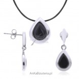 Silver set with onyx